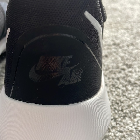 Men’s Nike Air Precision II Basketball Shoes - Picture 4 of 10